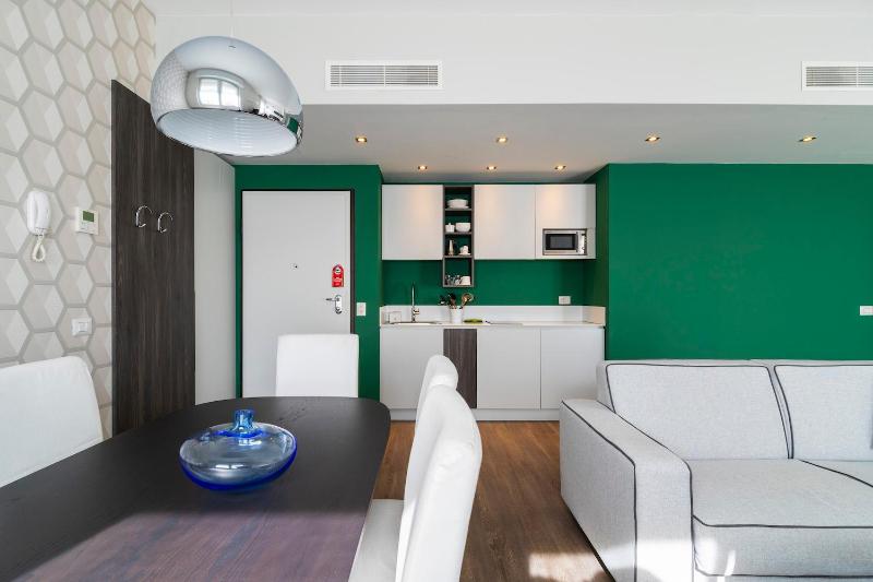 Contempora Apartments - Cavallotti 13 - A62 — комфортный отель в Милане