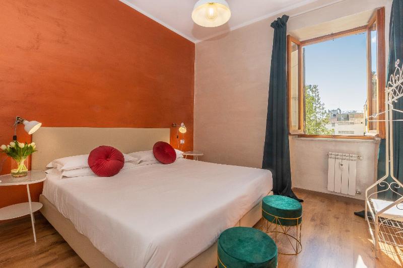 Lovely New Home Via Genova — забронировать отель в Риме
