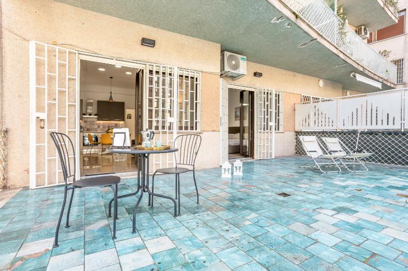 Vomero Deluxe Apartments — отель с удобствами в Неаполе