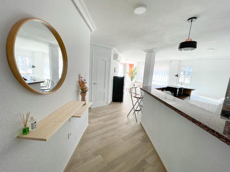 Apartamento en 1ª linea con piscina — комфортный отель в Аликанте