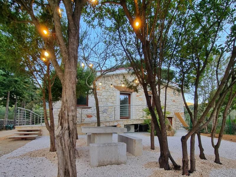 Villa Ginepro a Dorgali - Incantevole country house con giardino
