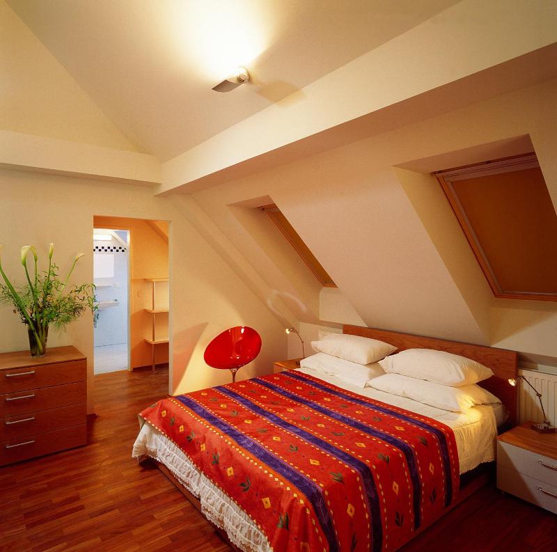 Schlossquadrat Apartment 16 — отель с удобным расположением в вене