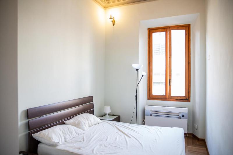 Nice Apartment Near The Basilica of San Lorenzo — отель с удобствами в Флоренции