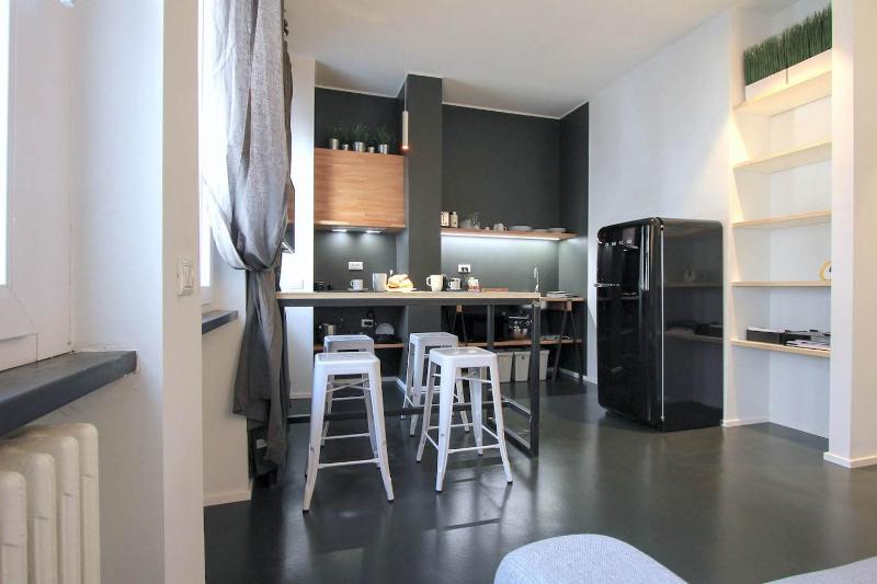 Stylish & cosy house at Fair (015146-CNI-03932) — комфортный отель в Милане