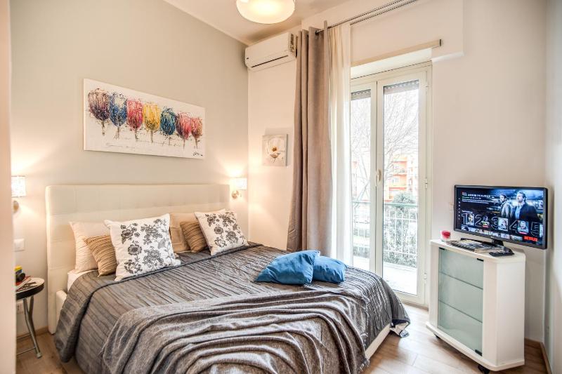 FRESH HOUSE MONTEVERDE — отель с удобным расположением в Риме
