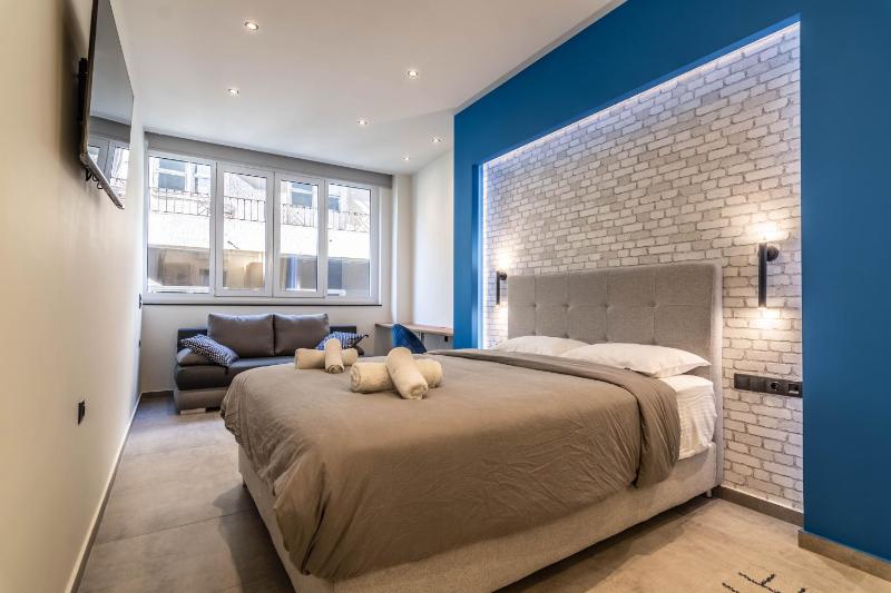 Historic Center Apartment 4 — забронировать отель в Афины