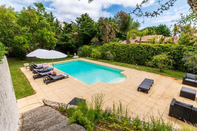 Saint-Tropez Ramatuelle Villa 5 Chambres avec Piscine — отель в Сент-Тропезе, Франция