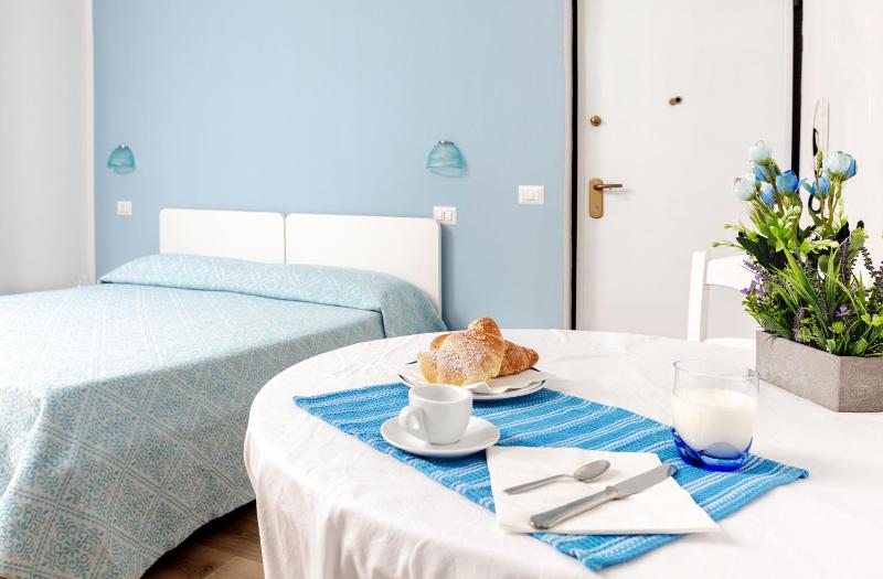 Il Giglio a Santa Teresa: Accogliente B&B nel Cuore della Città