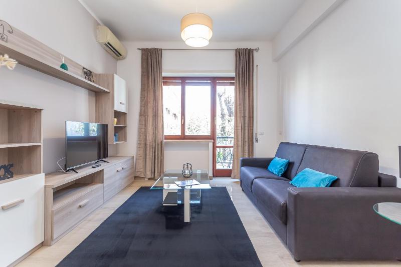 Цены на St Peter Cozy 2 BDR apartment with Garage в Риме