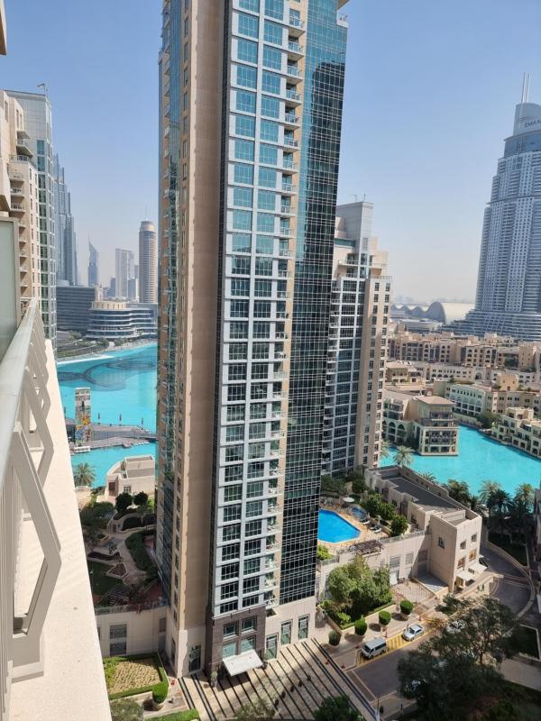 White Sage - Fountain View Stylish Apt With Spacious Terrace — отель с удобствами в Дубае