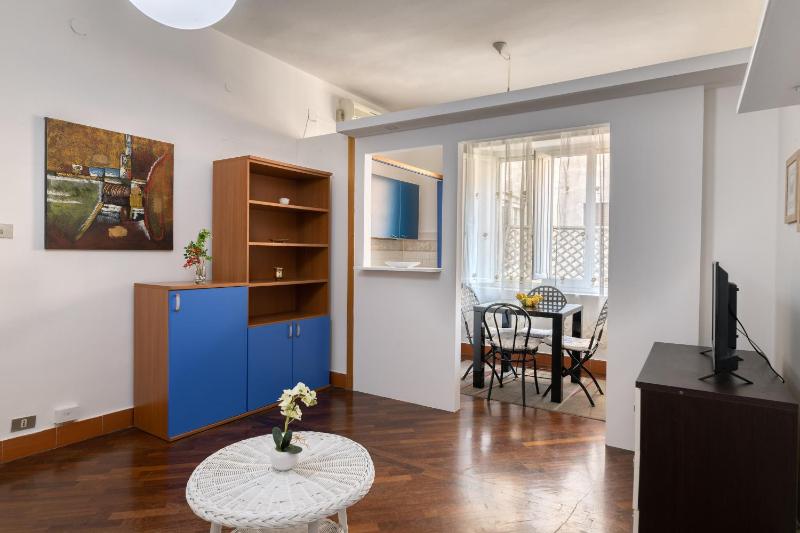 IzzHome Sonnino a Cagliari - Grazioso appartamento balcone