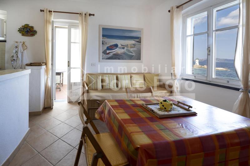 Elegante Villa con Terrazza Vista Mare a Porto Faro