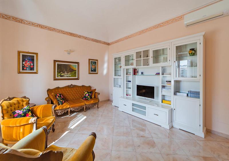 Residenza Mocci a La Maddalena - Oasi con Giardino