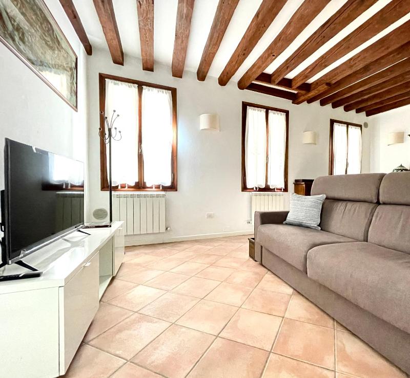 Rossini Apartment — забронировать отель в Венеции
