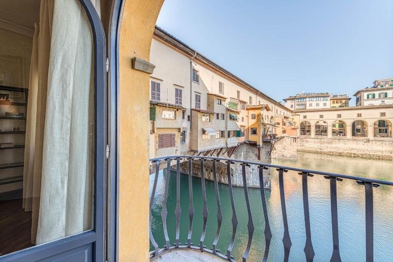 Apartments Florence Golden Tower with View — забронировать отель в Флоренции