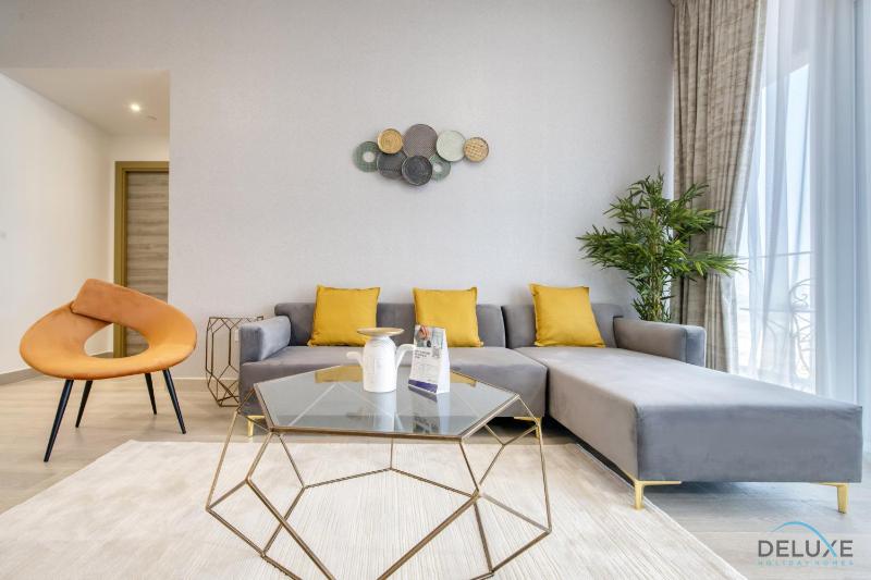 Cheerful 1BR at Bloom Tower B JVC By Deluxe Holiday Homes — отель с удобствами в Дубае