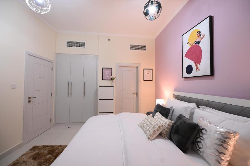 Trinity Holiday Homes - Discover the true definition of luxury at 2BR in Dubai Marina — отель в Дубае, Объединенные Арабские Эмираты