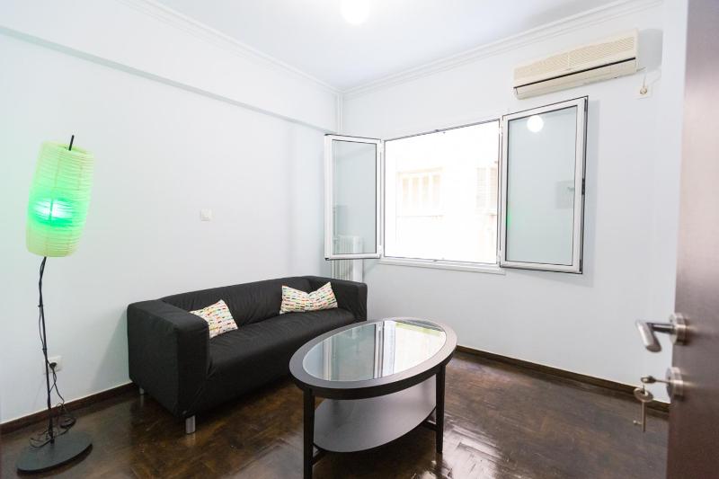 Apartment at Metaxourgio 1 bed 2 pers by MPS — отель с удобствами в Афины