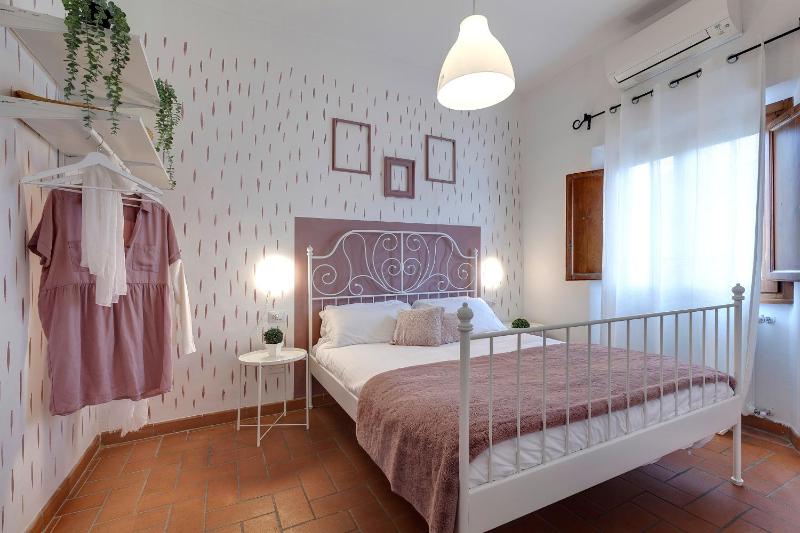 Mamo Florence - Maddalena Apartment — забронировать отель в Флоренции