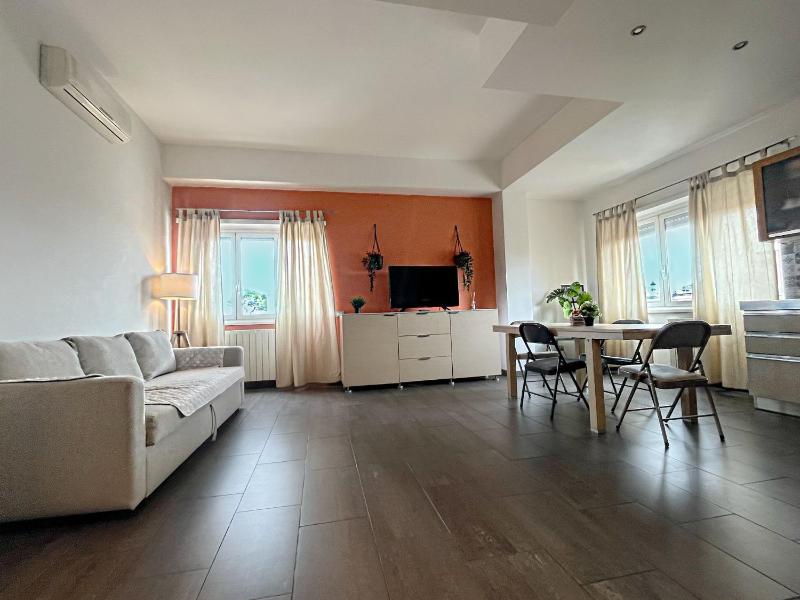 Dea Flora Apartment — комфортный отель в Риме