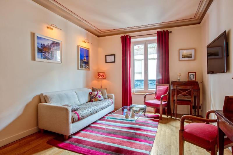 Superb & calm flat near Champs Elysees in Paris - Welkeys — отель в Париже, Франция