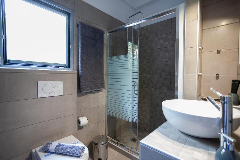 Landscape luxury flat Psyrri square — забронировать отель в Афины