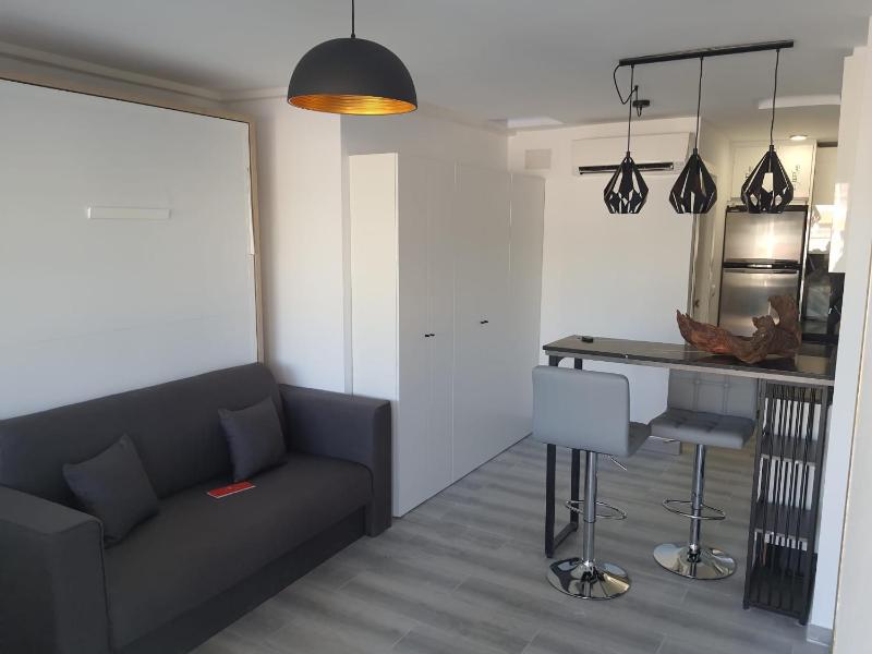 Mini-Apartament 1a linea playa — комфортный отель в Аликанте