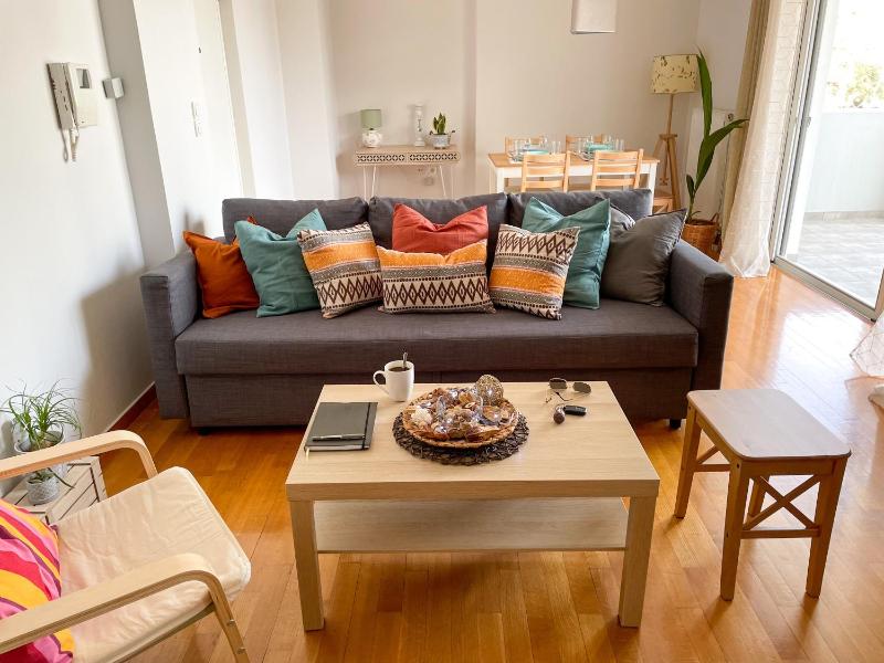 Ageliki's Athens Apartment — забронировать отель в Афины
