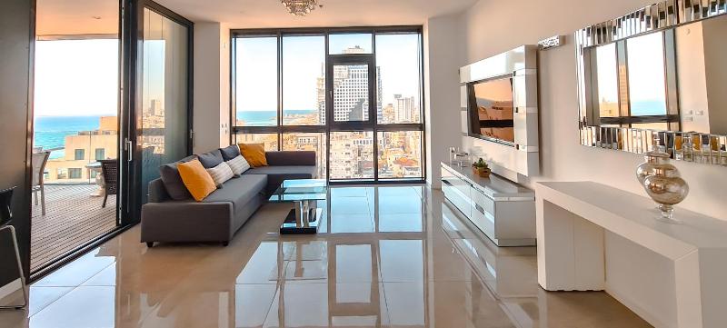 BnBIsrael Apartments - HaYarkon Diamant — комфортный отель в Тель-Авиве