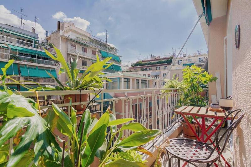 Iphigenia 2 bedroom retro downtown apartment — отзывы гостей и цены