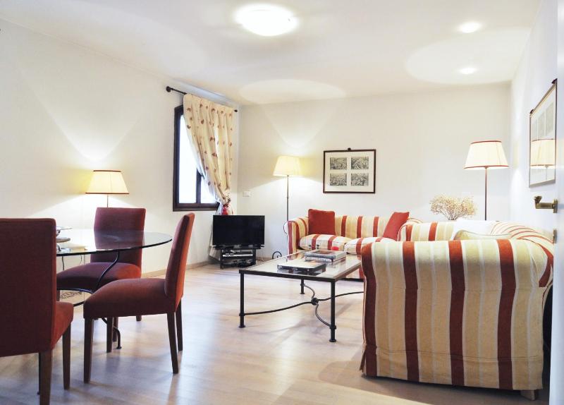 Ca' Formosa, canal views close to San Marco and Rialto — комфортный отель в Венеции