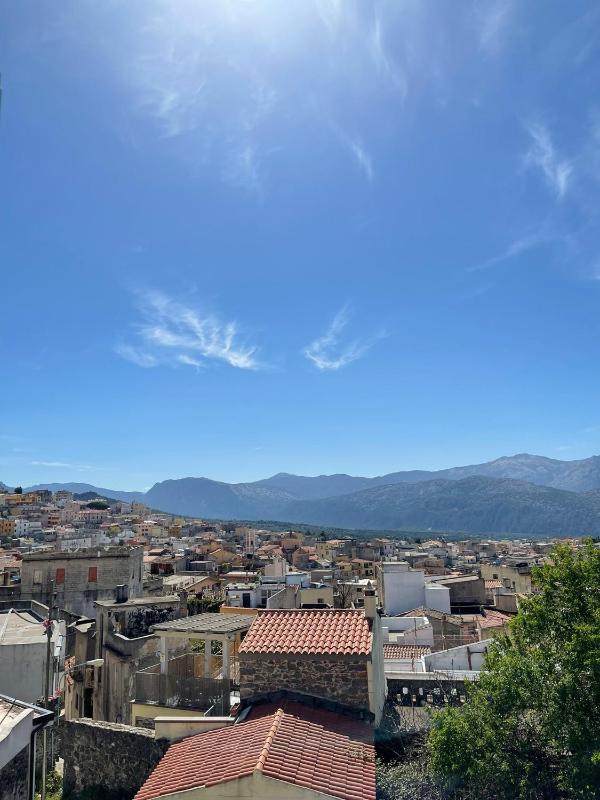 Sa Piazza a Dorgali - Spazioso appartamento in centro