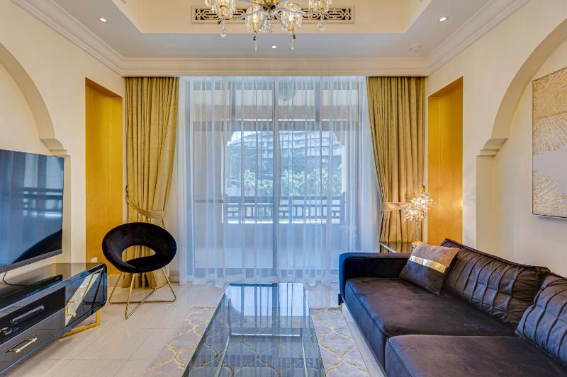 Souk al Bahar apartment near Burj Khalifa — отель в Дубае, Объединенные Арабские Эмираты