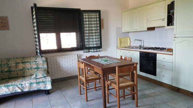 GIONNY-C a Budoni - Accogliente appartamento con balcone