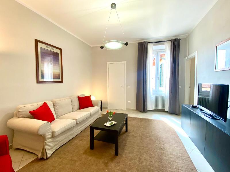 Gioberti Bright 3 bedroom apartment — забронировать отель в Флоренции