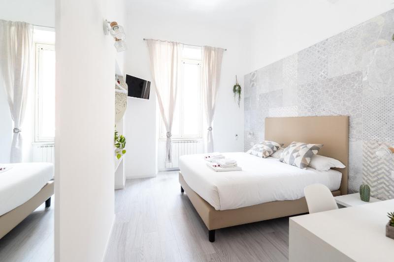 White Gioberti Guesthouse — забронировать отель в Риме