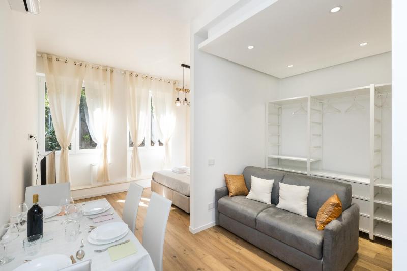 MagnoliaApartments - 18B Visconti Duomo — отель с удобствами в Милане