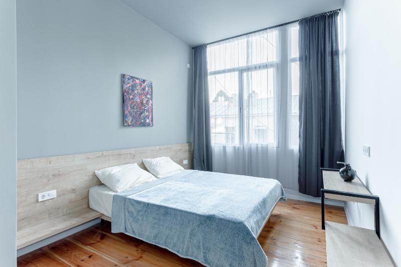 Cozy room in Old Tbilisi, in front of Wine Factory — отель с удобствами в Тбилиси