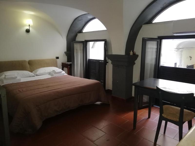 Napule Apartment — комфортный отель в Неаполе