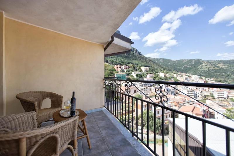 Rooms&terraces a Urzulei - Accogliente B&B Panoramico