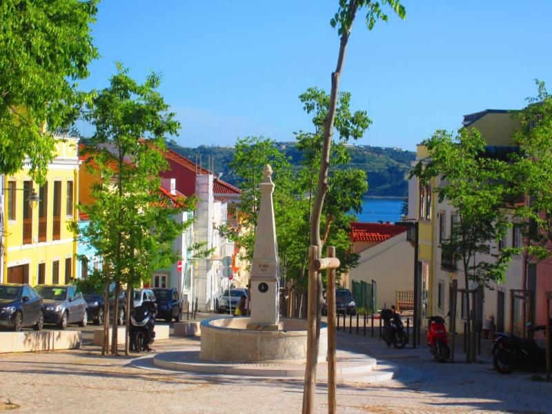 Largo da Paz 24 — отель с удобствами в Лиссабоне