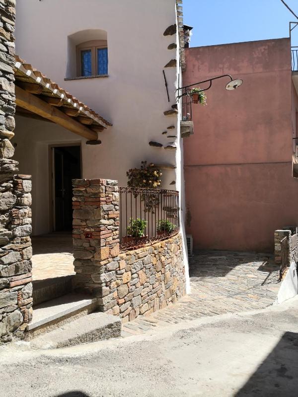 Domu Antiga a Tertenia - Autentica Casa Vacanze Sarda