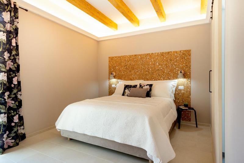 La VIA a Olbia - Accogliente B&B con terrazza panoramica