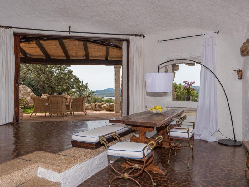 Roccia di Volpe a Porto Cervo - Esclusiva villa con piscina