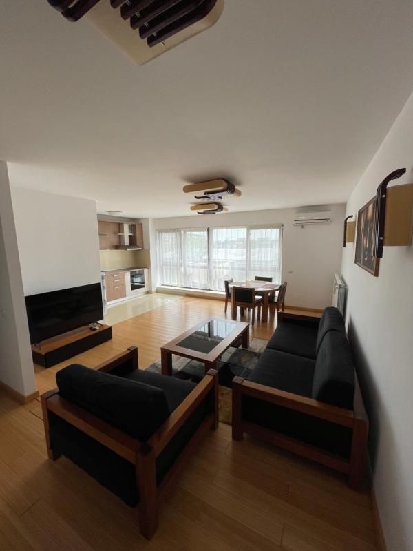Sunny two room apartment, Baneasa, Petrom City, Free wi-fi and underground parking — отзывы гостей и цены