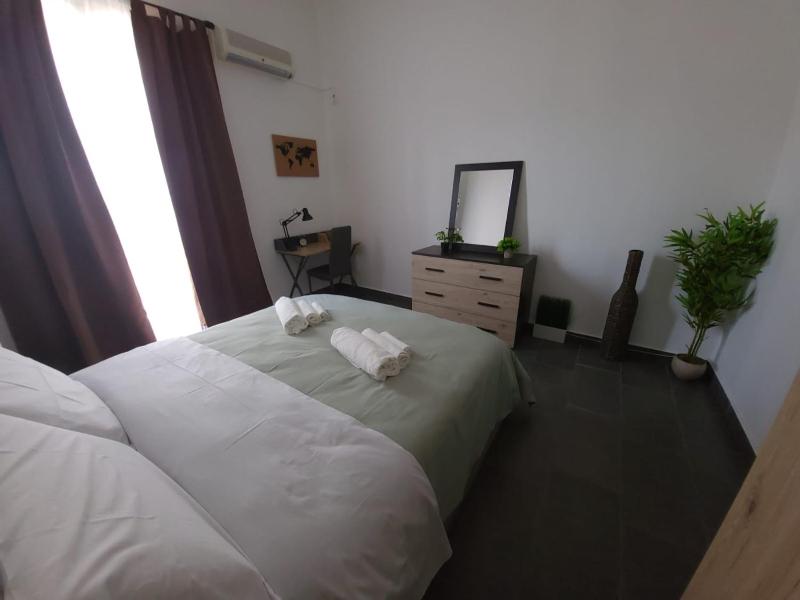 Giovenchi's Apartment — забронировать отель в Палермо