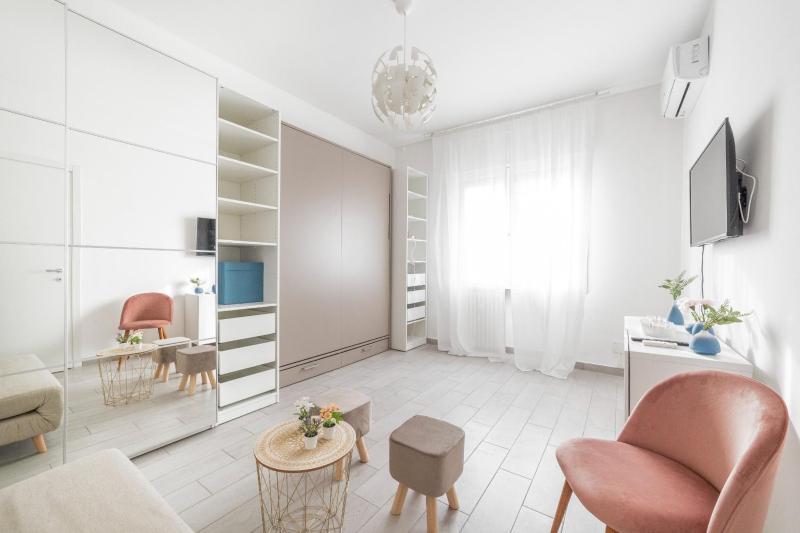 Piazza Tripoli bright apartment — отель с удобным расположением в Милане