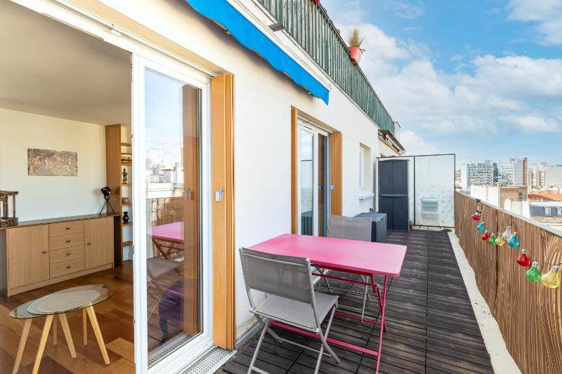 Цены на GuestReady - Beautiful and Cozy Apartment in the 20th arrond в Париже