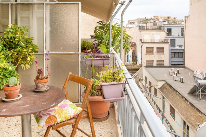 Mosaics central studio apartm with Acropolis view — комфортный отель в Афины