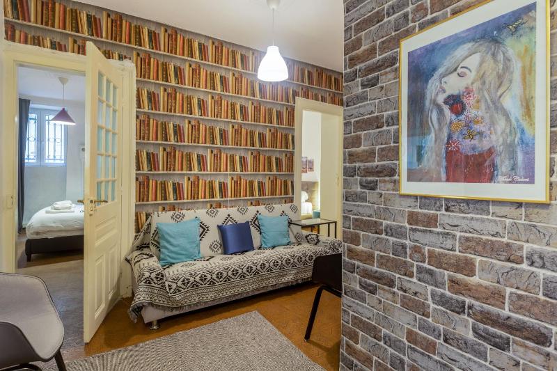 Charming apartment in the heart of Plaka — отель с удобствами в Афины
